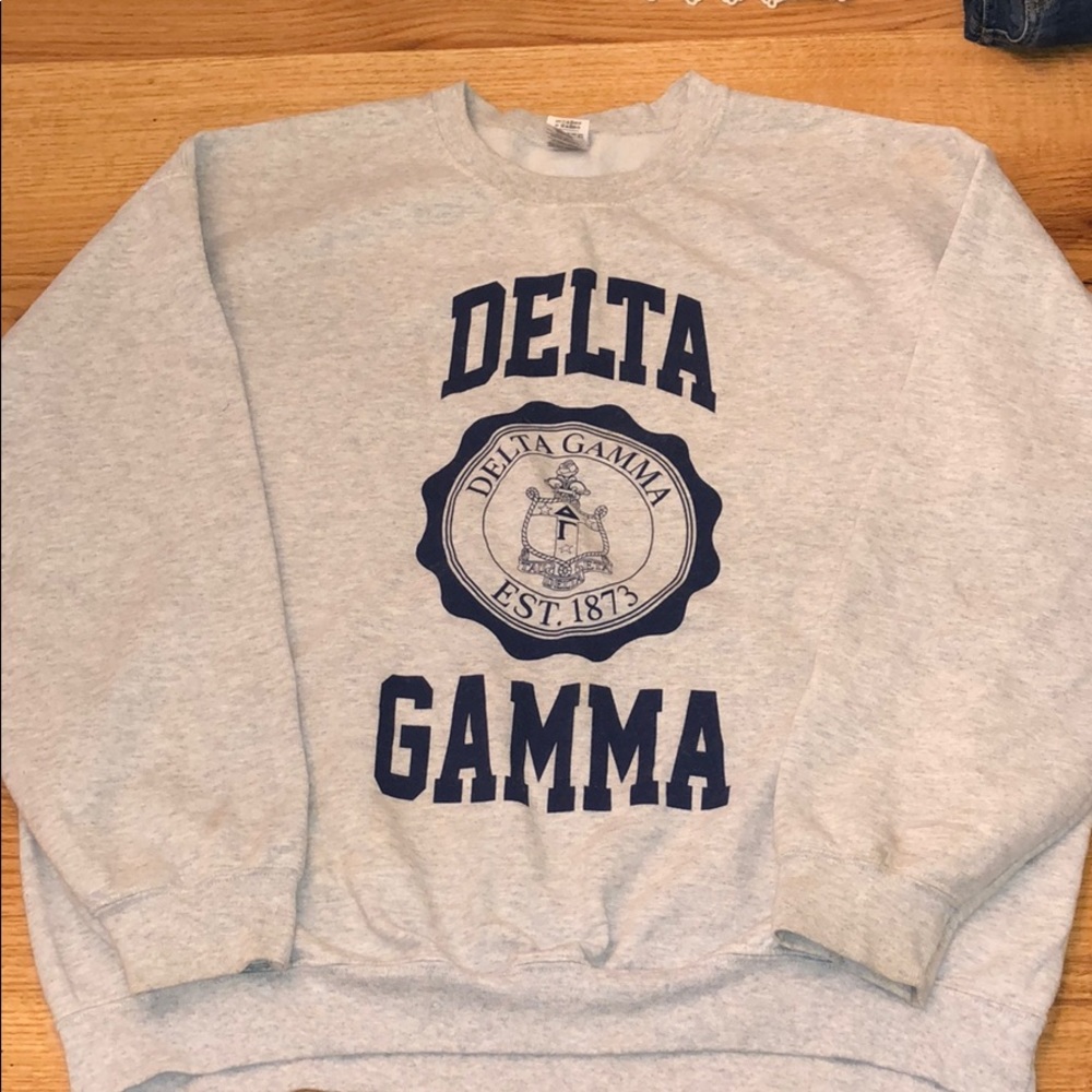 Gildan Delta Gamma Crest Sweatshirt